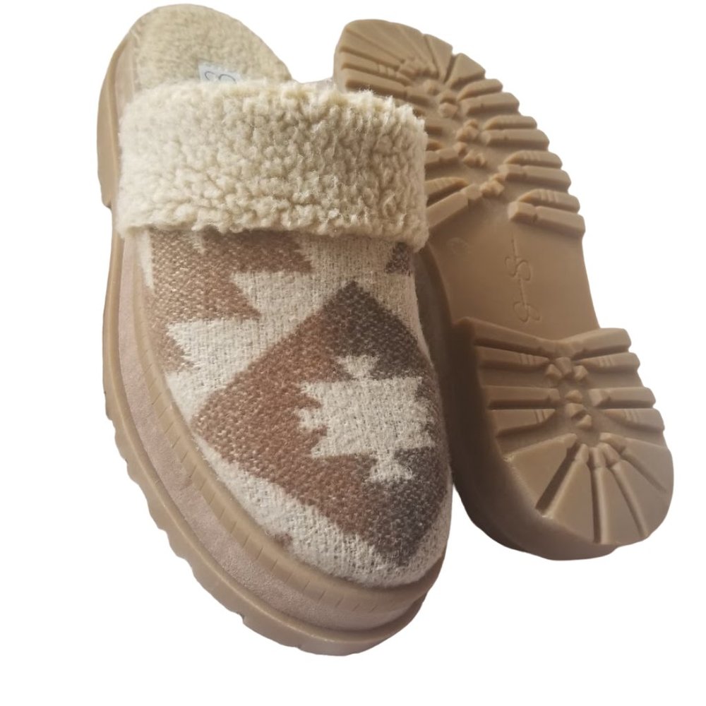 NWOT | Excellent Condition | Jessica Simpson | Women | Aztec Boho Ebriya Slip On